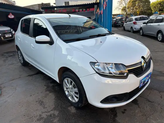 RENAULT SANDERO 1.0 12V SCE FLEX EXPRESSION MANUAL RENAULT SANDERO 1.0 12V SCE FLEX EXPRESSION MANUAL