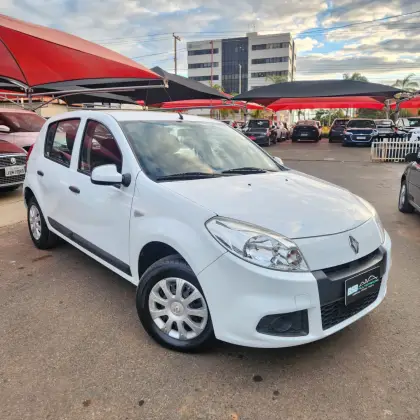 RENAULT SANDERO 1.0 EXPRESSION 16V FLEX 4P MANUAL RENAULT SANDERO 1.0 EXPRESSION 16V FLEX 4P MANUAL