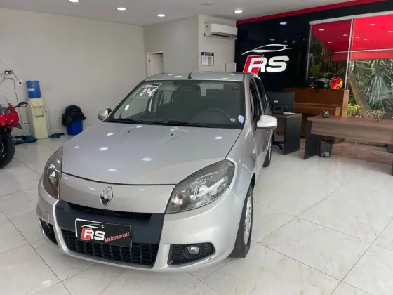 RENAULT SANDERO 1.0 EXPRESSION 16V FLEX 4P MANUAL RENAULT SANDERO 1.0 EXPRESSION 16V FLEX 4P MANUAL