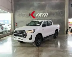 TOYOTA HILUX 2.8 D-4D TURBO DIESEL CD SR 4X4 AUTOMÁTICO TOYOTA HILUX 2.8 D-4D TURBO DIESEL CD SR 4X4 AUTOMÁTICO