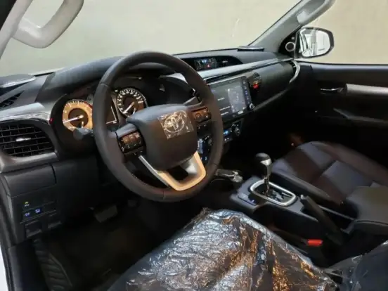 TOYOTA-HILUX-2.8 D-4D TURBO DIESEL CD SRX 4X4 AUTOMÁTICO TOYOTA-HILUX-2026