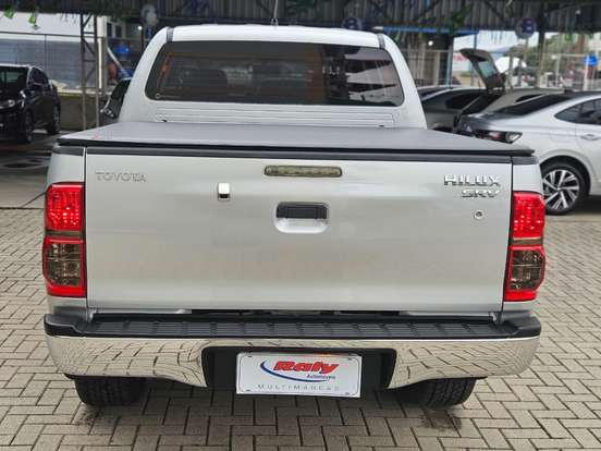 TOYOTA-HILUX-2.7 SRV 4X4 CD 16V FLEX 4P AUTOMÁTICO TOYOTA-HILUX-2013