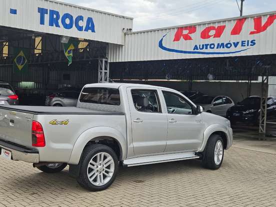 TOYOTA-HILUX-2013