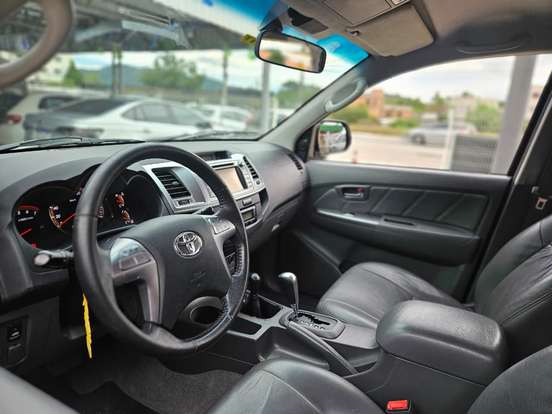 TOYOTA-HILUX-2.7 SRV 4X4 CD 16V FLEX 4P AUTOMÁTICO TOYOTA-HILUX-2013
