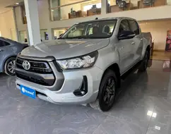TOYOTA HILUX 2.8 D-4D TURBO DIESEL CD SR 4X4 AUTOMÁTICO TOYOTA HILUX 2.8 D-4D TURBO DIESEL CD SR 4X4 AUTOMÁTICO