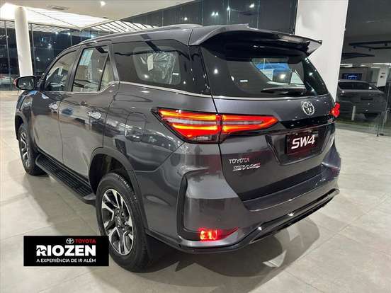 TOYOTA-HILUX SW4-2.8 D-4D TURBO DIESEL DIAMOND 7L 4X4 AUTOMÁTICO TOYOTA-HILUX SW4-2026