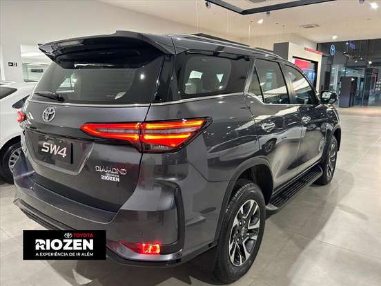 TOYOTA-HILUX SW4-2.8 D-4D TURBO DIESEL DIAMOND 7L 4X4 AUTOMÁTICO TOYOTA-HILUX SW4-2026