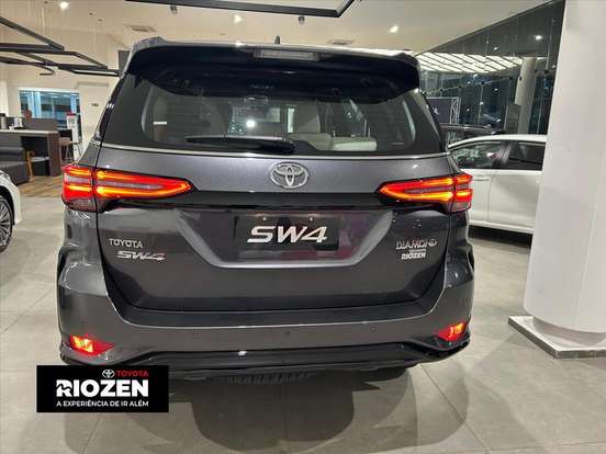TOYOTA-HILUX SW4-2.8 D-4D TURBO DIESEL DIAMOND 7L 4X4 AUTOMÁTICO TOYOTA-HILUX SW4-2026