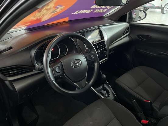 TOYOTA-YARIS-2024