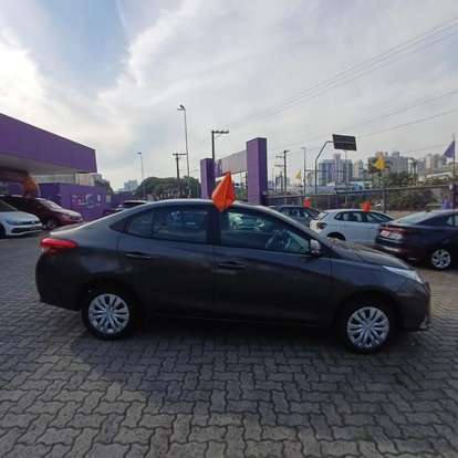TOYOTA-YARIS-2024