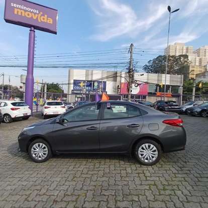 TOYOTA-YARIS-2024