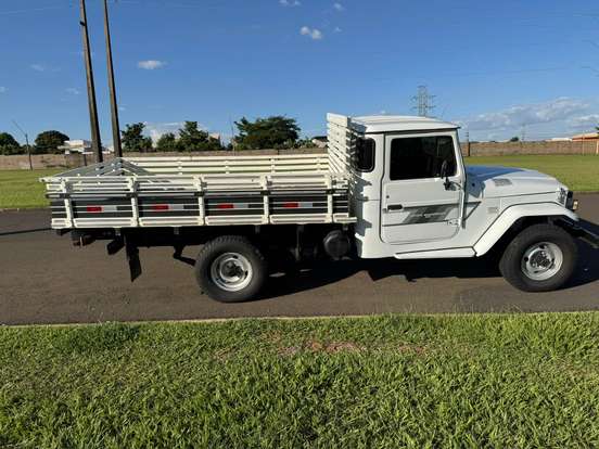 TOYOTA-BANDEIRANTE-3.7 BJ55LP-B 4X4 CS DIESEL 2P MANUAL TOYOTA-BANDEIRANTE-2001