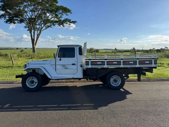 TOYOTA-BANDEIRANTE-3.7 BJ55LP-B 4X4 CS DIESEL 2P MANUAL TOYOTA-BANDEIRANTE-2001