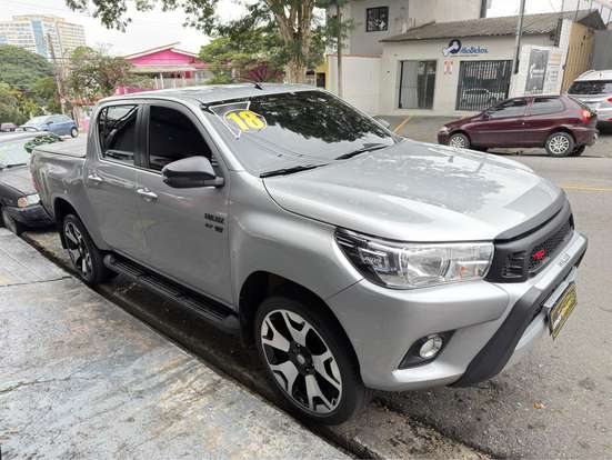 TOYOTA-HILUX-2017