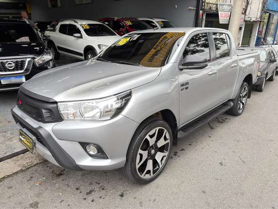 TOYOTA-HILUX-2017