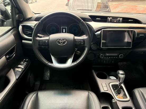 TOYOTA-HILUX-2017