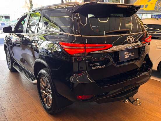 TOYOTA-HILUX SW4-2020