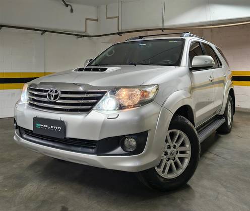 TOYOTA HILUX SW4 3.0 SRV 4X4 7 LUGARES 16V TURBO INTERCOOLER DIESEL 4P AUTOMÁTICO