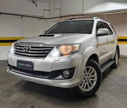 TOYOTA-HILUX SW4-3.0 SRV 4X4 7 LUGARES 16V TURBO INTERCOOLER DIESEL 4P AUTOMÁTICO TOYOTA-HILUX SW4-2014