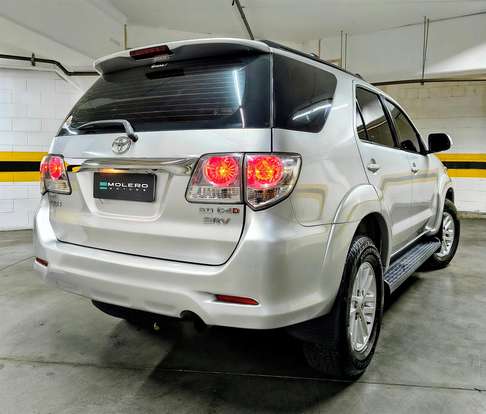 TOYOTA-HILUX SW4-3.0 SRV 4X4 7 LUGARES 16V TURBO INTERCOOLER DIESEL 4P AUTOMÁTICO TOYOTA-HILUX SW4-2014