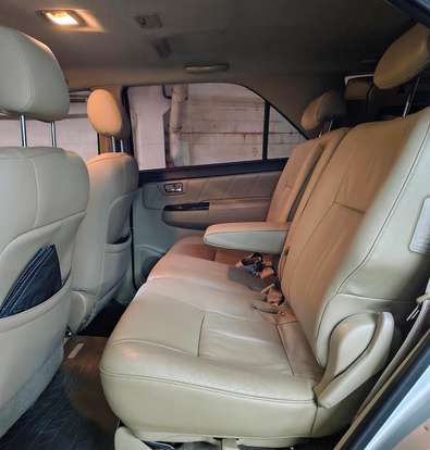 TOYOTA-HILUX SW4-2014