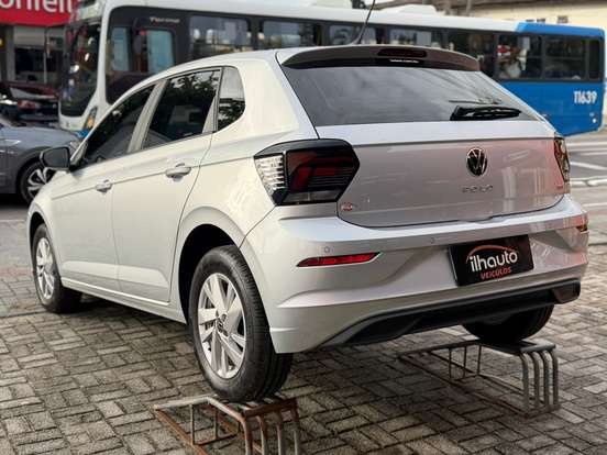 VOLKSWAGEN-POLO-2025