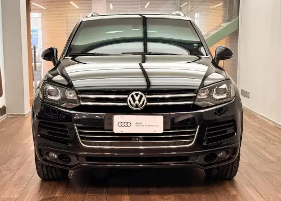 VOLKSWAGEN-TOUAREG-2013
