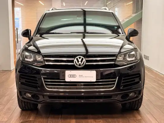 VOLKSWAGEN-TOUAREG-4.2 R LINE V8 32V GASOLINA 4P TIPTRONIC VOLKSWAGEN-TOUAREG-2013