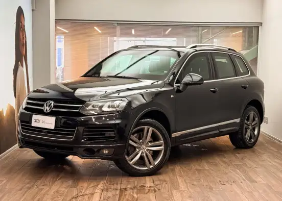 VOLKSWAGEN-TOUAREG-2013