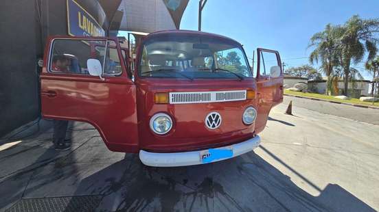 VOLKSWAGEN-KOMBI-1.6 MI CARAT 8V GASOLINA 3P MANUAL VOLKSWAGEN-KOMBI-1997