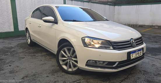VOLKSWAGEN-PASSAT-2012