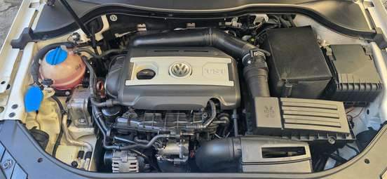 VOLKSWAGEN-PASSAT-2012