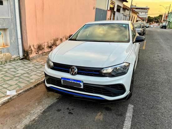 VOLKSWAGEN-POLO-2024