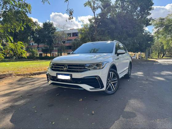 VOLKSWAGEN TIGUAN 2.0 300 TSI GASOLINA ALLSPACE R-LINE AUTOMÁTICO