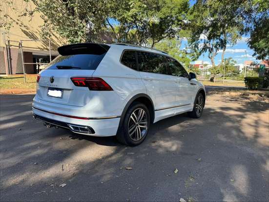 VOLKSWAGEN-TIGUAN-2024