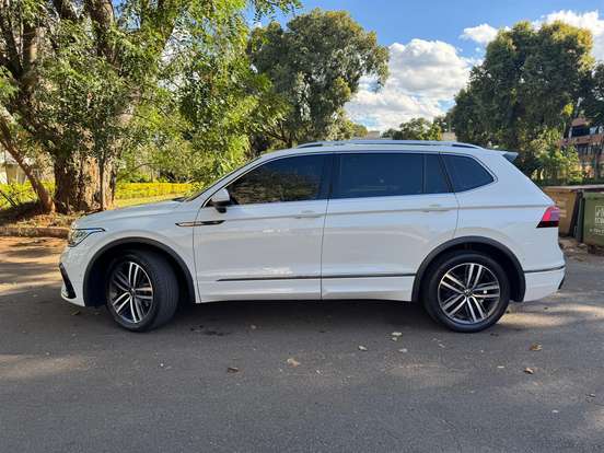 VOLKSWAGEN-TIGUAN-2.0 300 TSI GASOLINA ALLSPACE R-LINE AUTOMÁTICO VOLKSWAGEN-TIGUAN-2024