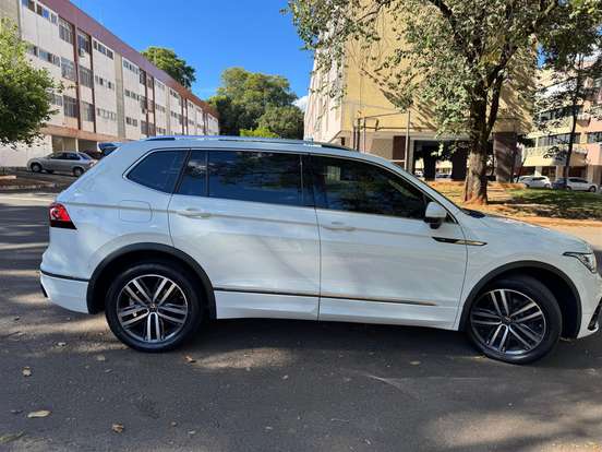 VOLKSWAGEN-TIGUAN-2024