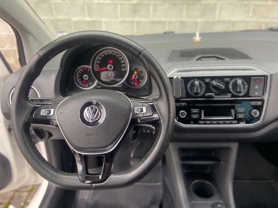 VOLKSWAGEN-UP-2017