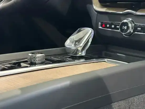 VOLVO-XC60-2026
