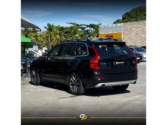 VOLVO-XC90-2018