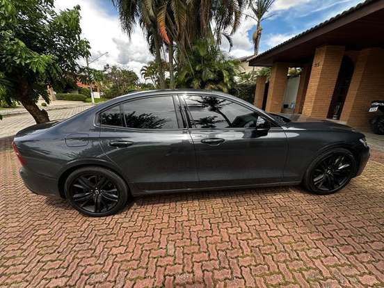 VOLVO-S60-2019