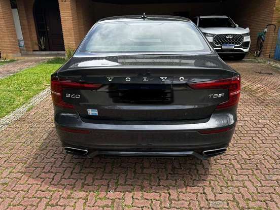 VOLVO-S60-2.0 T8 R-DESIGN HÍBRIDO 4P AUTOMÁTICO VOLVO-S60-2019