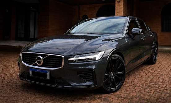 VOLVO-S60-2.0 T8 R-DESIGN HÍBRIDO 4P AUTOMÁTICO VOLVO-S60-2019