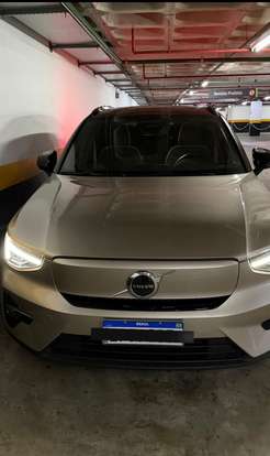 VOLVO-XC40-2022