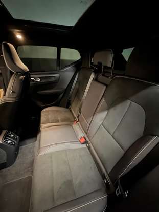 VOLVO-XC40-2022