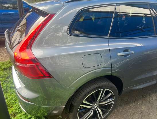 VOLVO-XC60-2021