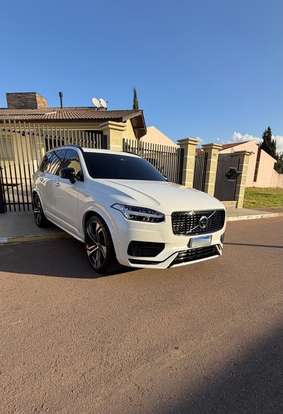 VOLVO-XC90-2023
