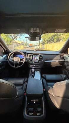 VOLVO-XC90-2023