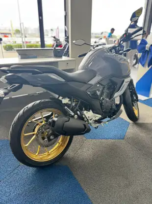 YAMAHA-FZ15 FAZER CONNECTED ABS-2025