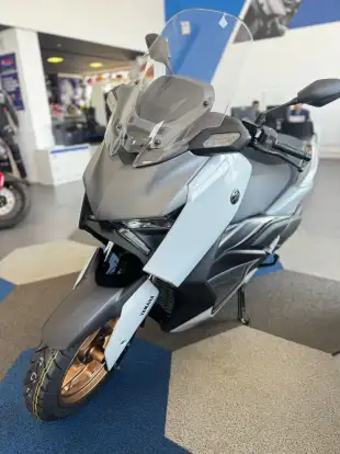 YAMAHA-XMAX 300 CONNECTED ABS YAMAHA-XMAX 300 CONNECTED ABS-2026